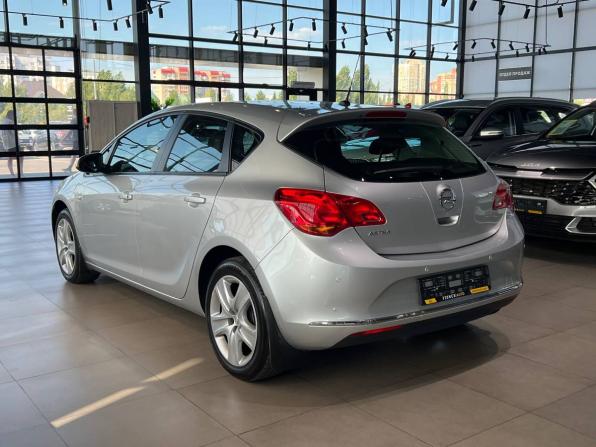 Opel Astra J Рестайлинг с пробегом 2012 года, цена 1 120 000 рублей, 103434 км, хэтчбек, Автокод Объявления