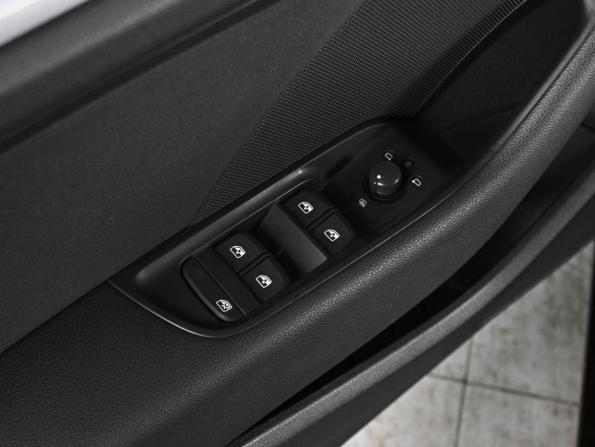 Audi A3 III (8V) Рестайлинг с пробегом 2017 года, цена 1 899 000 рублей, 155451 км, седан, Автокод Объявления