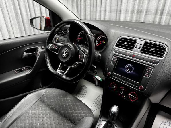 Volkswagen Polo V Рестайлинг с пробегом 2019 года, цена 1 220 000 рублей, 126327 км, седан, Автокод Объявления