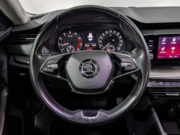 Skoda Octavia IV (A8) с пробегом 2021 года, цена 1 900 000 рублей, 167210 км, лифтбек, Автокод Объявления