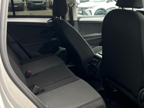 Volkswagen Tiguan II Рестайлинг с пробегом 2021 года, цена 2 499 000 рублей, 153050 км, внедорожник, Автокод Объявления