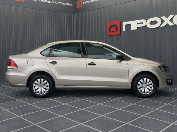 Volkswagen Polo V Рестайлинг с пробегом 2015 года, цена 937 000 рублей, 109373 км, седан, Автокод Объявления