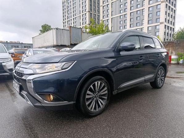 Mitsubishi Outlander III Рестайлинг 3 с пробегом 2021 года, цена 2 849 000 рублей, 56880 км, внедорожник, Автокод Объявления