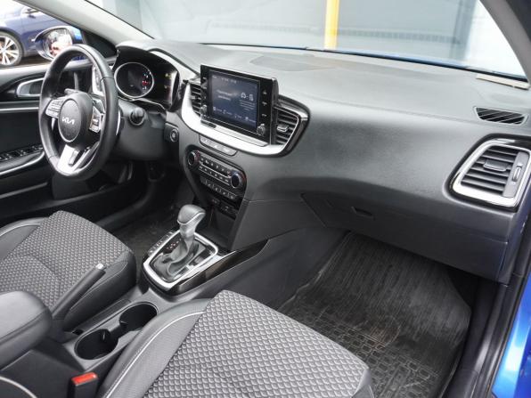 Kia Ceed III Рестайлинг с пробегом 2022 года, цена 2 379 000 рублей, 58254 км, универсал, Автокод Объявления