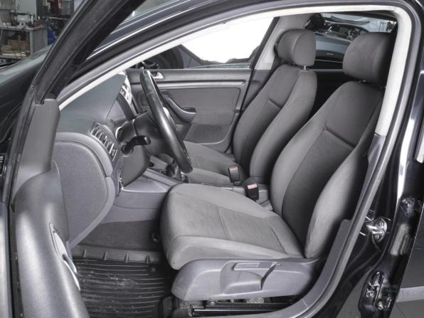 Volkswagen Golf V с пробегом 2005 года, цена 420 000 рублей, 330371 км, хэтчбек, Автокод Объявления