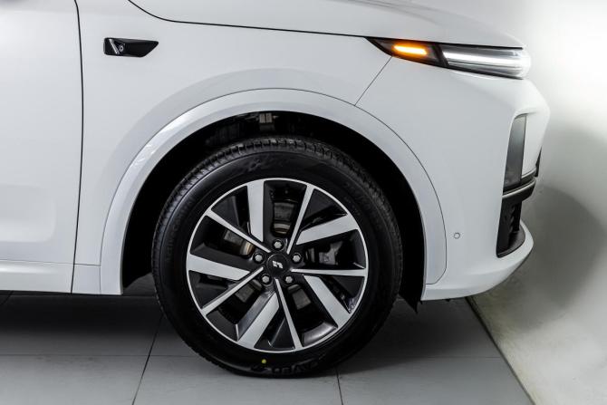 Li Auto (Lixiang) L7 I с пробегом 2023 года, цена 5 745 000 рублей, 63650 км, внедорожник, Автокод Объявления