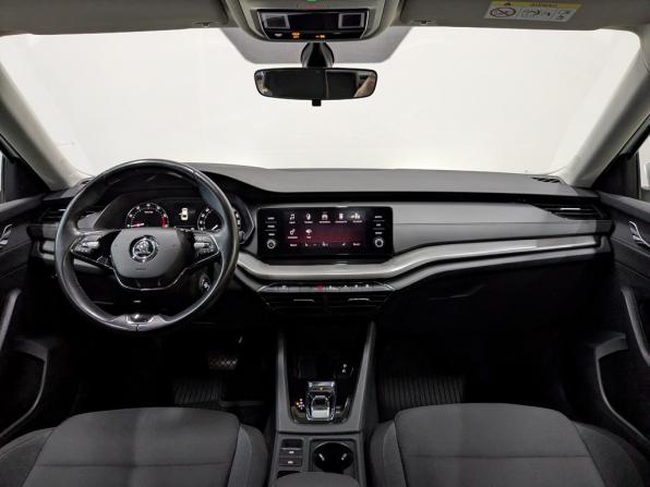 Skoda Octavia IV (A8) с пробегом 2021 года, цена 2 335 000 рублей, 74575 км, лифтбек, Автокод Объявления
