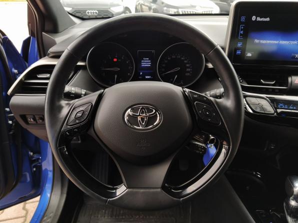 Toyota C-HR I с пробегом 2018 года, цена 2 500 000 рублей, 61000 км, внедорожник, Автокод Объявления