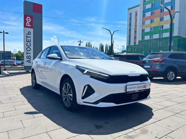 Kia K3 II (China Market) Рестайлинг с пробегом 2023 года, цена 2 590 000 рублей, 58 км, седан, Автокод Объявления