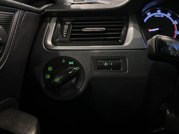 Skoda Rapid I Рестайлинг с пробегом 2018 года, цена 1 093 000 рублей, 201030 км, лифтбек, Автокод Объявления
