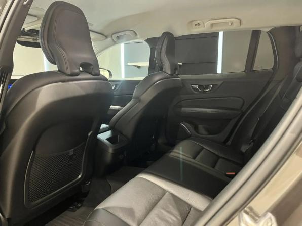 Volvo V60 Cross Country II с пробегом 2020 года, цена 3 300 000 рублей, 101000 км, универсал, Автокод Объявления