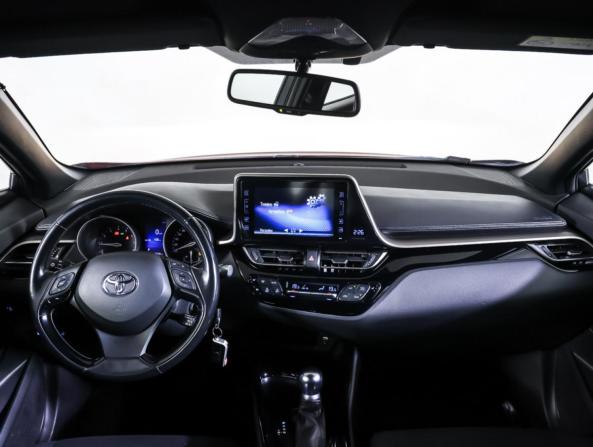 Toyota C-HR I с пробегом 2018 года, цена 2 370 000 рублей, 75609 км, внедорожник, Автокод Объявления