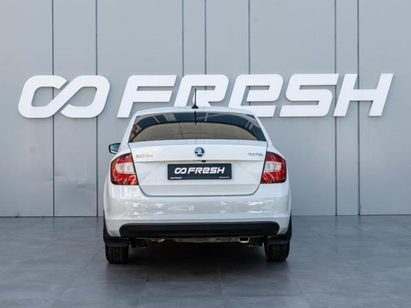 Skoda Rapid I Рестайлинг с пробегом 2018 года, цена 1 045 000 рублей, 247489 км, лифтбек, Автокод Объявления
