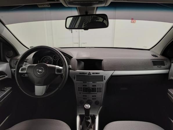 Opel Astra H Рестайлинг с пробегом 2011 года, цена 409 000 рублей, 359122 км, седан, Автокод Объявления