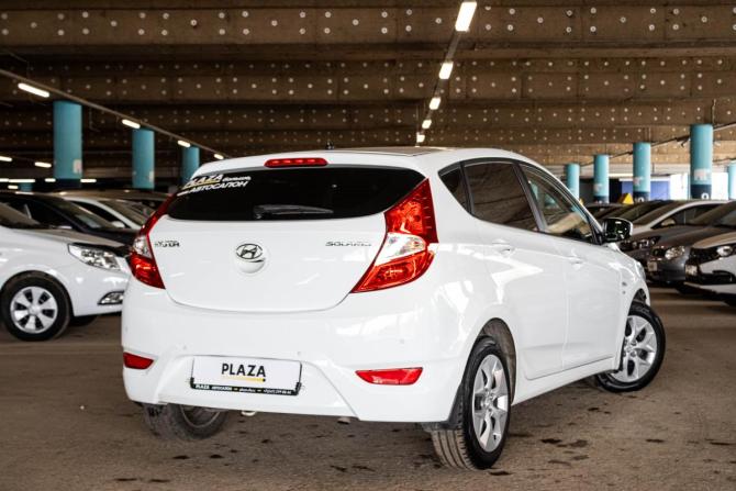 Hyundai Solaris I Рестайлинг с пробегом 2015 года, цена 999 000 рублей, 205368 км, хэтчбек, Автокод Объявления