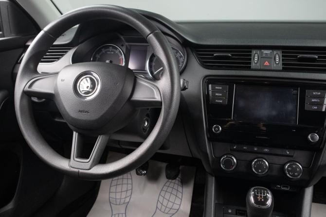 Skoda Octavia III (A7) Рестайлинг с пробегом 2019 года, цена 1 469 000 рублей, 132000 км, лифтбек, Автокод Объявления