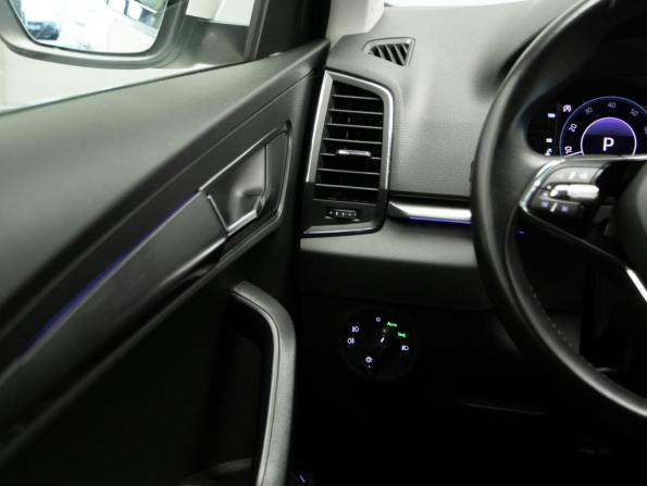 Skoda Karoq I Рестайлинг с пробегом 2021 года, цена 2 475 000 рублей, 44000 км, внедорожник, Автокод Объявления