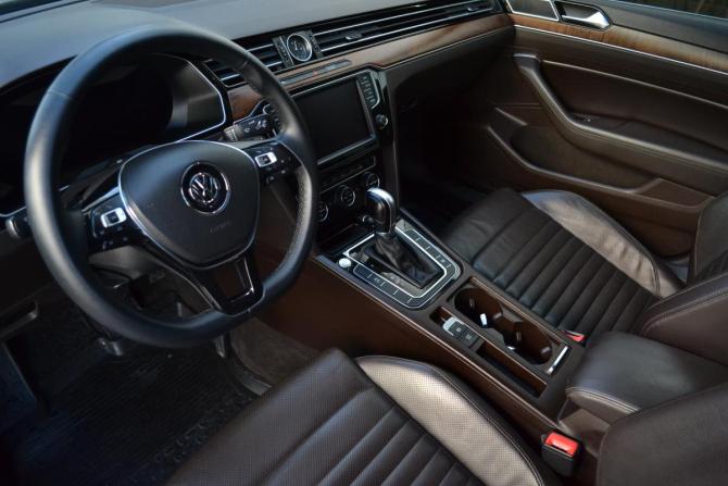Volkswagen Passat B8 с пробегом 2015 года, цена 1 350 000 рублей, 283254 км, седан, Автокод Объявления