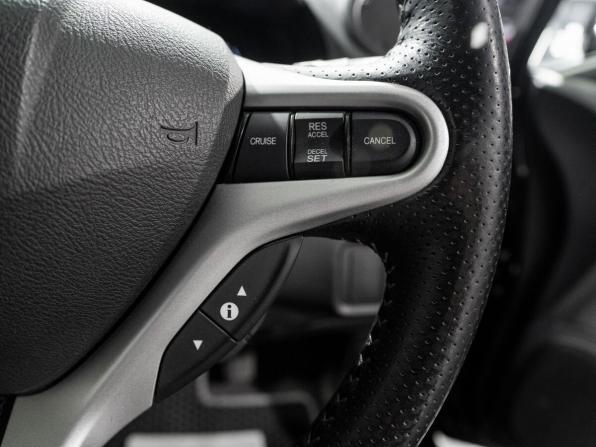 Honda Insight II Рестайлинг с пробегом 2011 года, цена 1 200 000 рублей, 73381 км, хэтчбек, Автокод Объявления