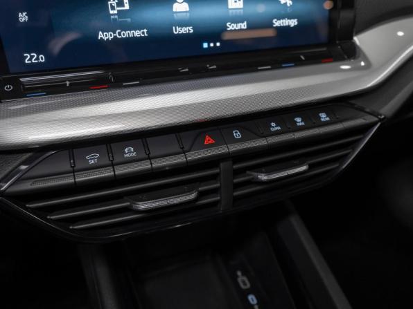 Skoda Octavia IV (A8) с пробегом 2022 года, цена 2 690 000 рублей, 45674 км, лифтбек, Автокод Объявления