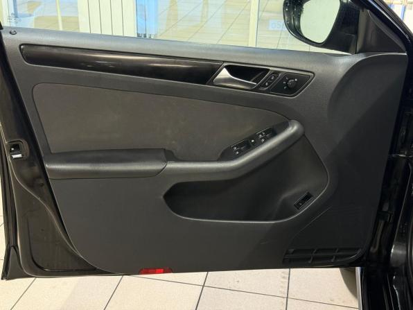 Volkswagen Jetta VI с пробегом 2012 года, цена 1 050 000 рублей, 236000 км, седан, Автокод Объявления