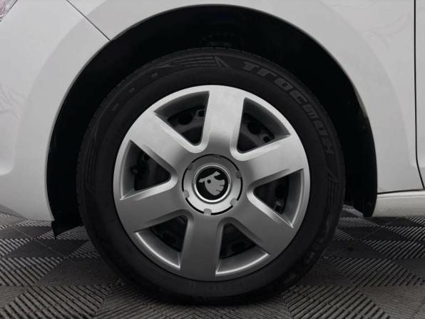 Skoda Rapid I Рестайлинг с пробегом 2019 года, цена 1 199 000 рублей, 76103 км, лифтбек, Автокод Объявления