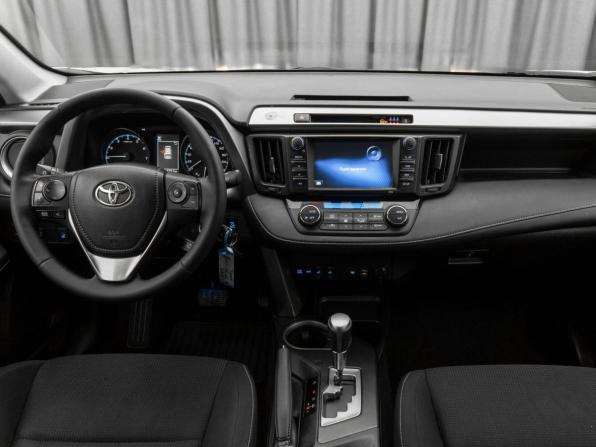 Toyota RAV4 IV (XA40) Рестайлинг с пробегом 2017 года, цена 2 280 000 рублей, 133573 км, внедорожник, Автокод Объявления