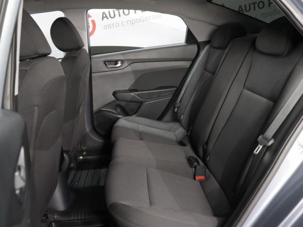 Hyundai Solaris II с пробегом 2018 года, цена 1 300 000 рублей, 133000 км, седан, Автокод Объявления