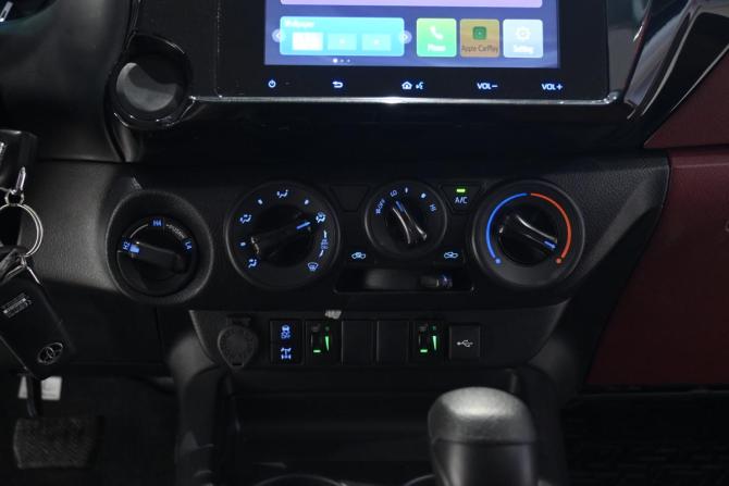 Toyota Hilux VIII Рестайлинг с пробегом 2025 года, цена 7 150 000 рублей, 43 км, пикап, Автокод Объявления