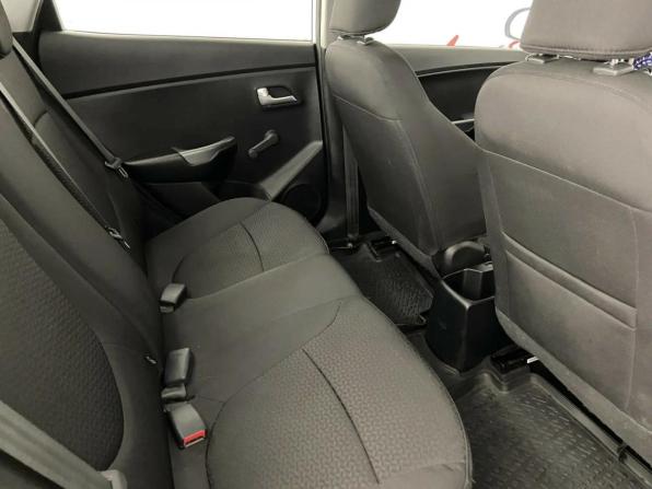 Kia Rio III Рестайлинг с пробегом 2017 года, цена 1 080 000 рублей, 108967 км, седан, Автокод Объявления