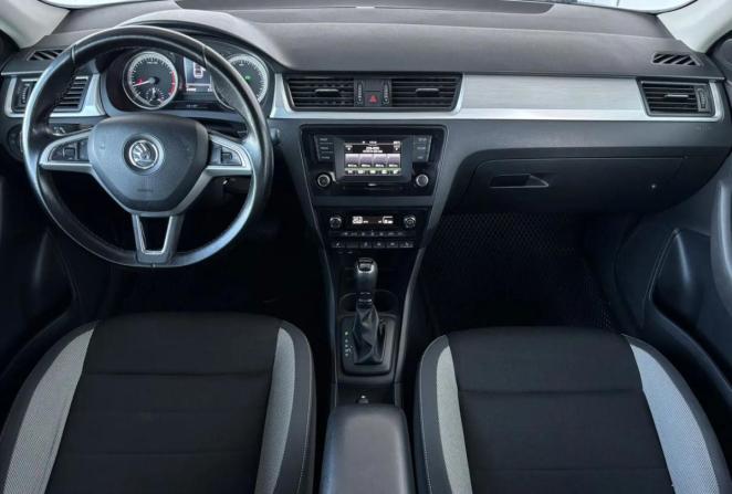 Skoda Rapid I с пробегом 2017 года, цена 895 000 рублей, 242943 км, лифтбек, Автокод Объявления