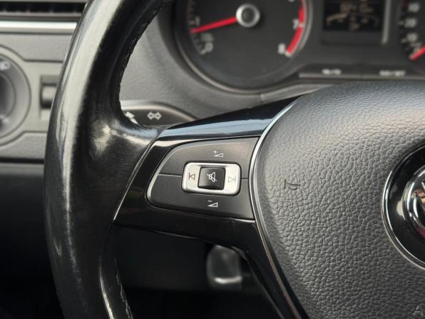 Volkswagen Polo V Рестайлинг с пробегом 2017 года, цена 1 290 000 рублей, 82410 км, седан, Автокод Объявления