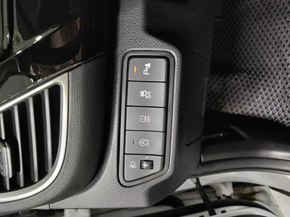 Kia Seltos I Рестайлинг с пробегом 2024 года, цена 2 570 000 рублей, 15501 км, внедорожник, Автокод Объявления