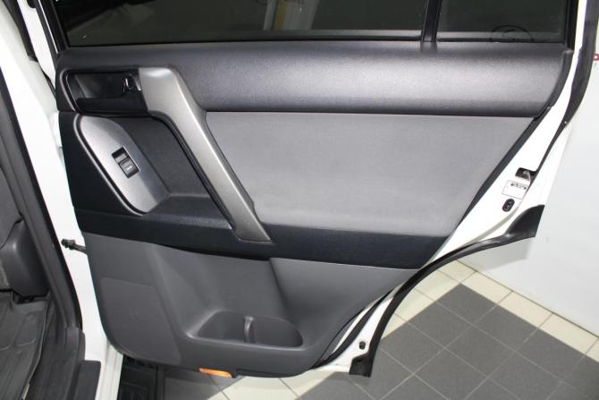 Toyota Land Cruiser Prado 150 Series с пробегом 2011 года, цена 2 950 000 рублей, 118897 км, внедорожник, Автокод Объявления