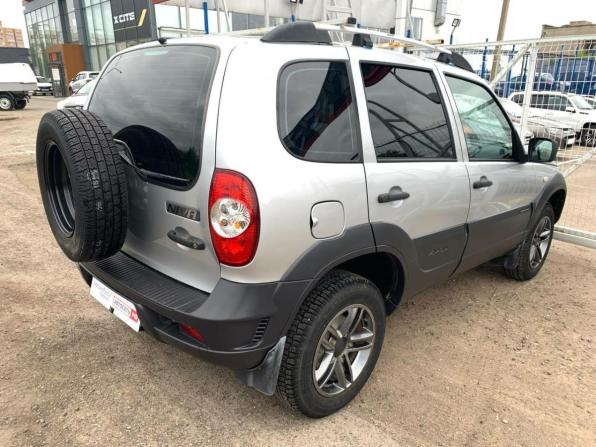 Chevrolet Niva I Рестайлинг с пробегом 2019 года, цена 787 734 рубля, 93900 км, внедорожник, Автокод Объявления