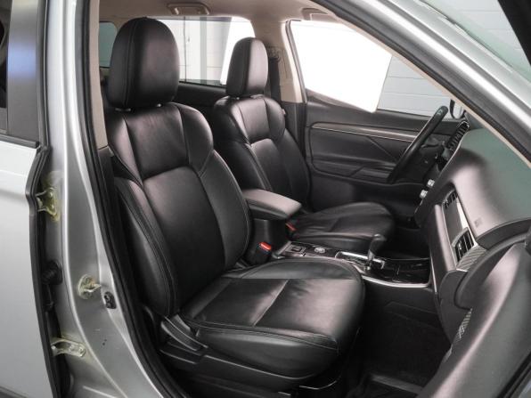 Mitsubishi Outlander III Рестайлинг 3 с пробегом 2020 года, цена 2 438 000 рублей, 182952 км, внедорожник, Автокод Объявления