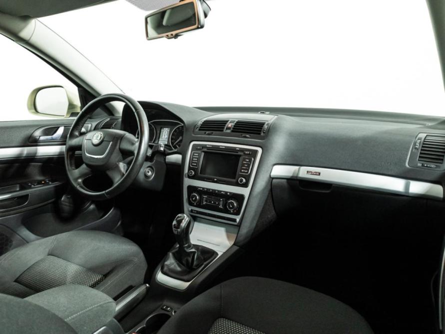 Skoda Octavia II (A5) Рестайлинг Санкт-Петербург  - изображение 9