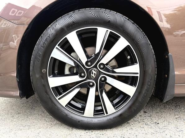 Hyundai Sonata VII (LF) Рестайлинг с пробегом 2018 года, цена 1 590 000 рублей, 153100 км, седан, Автокод Объявления