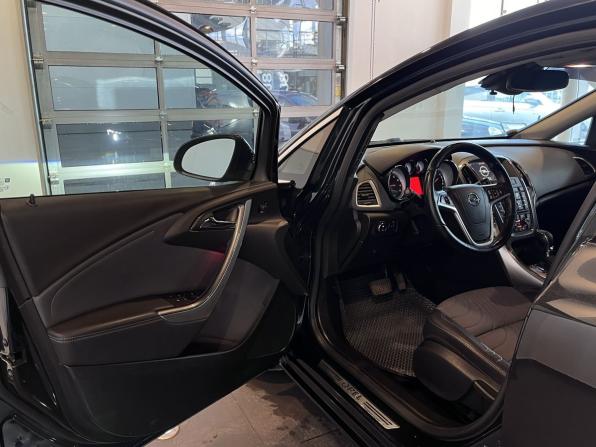 Opel Astra J Рестайлинг с пробегом 2014 года, цена 825 000 рублей, 113435 км, хэтчбек, Автокод Объявления