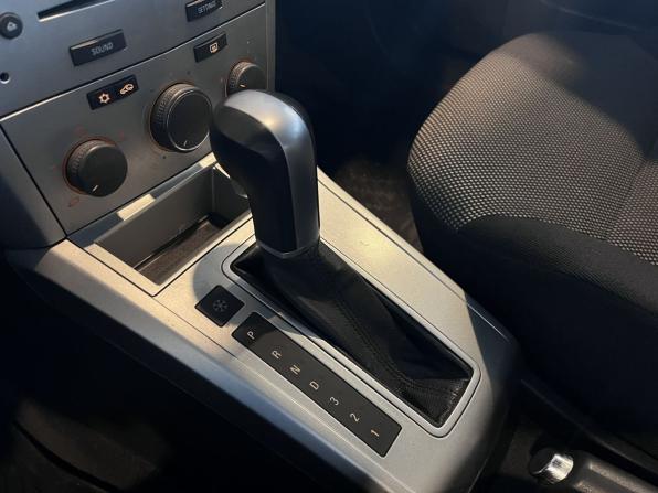 Opel Astra H Рестайлинг с пробегом 2010 года, цена 570 000 рублей, 166220 км, хэтчбек, Автокод Объявления