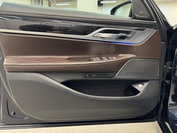 BMW 7 серии VI (G11/G12) Рестайлинг с пробегом 2020 года, цена 6 890 000 рублей, 78260 км, седан, Автокод Объявления