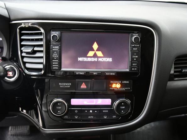 Mitsubishi Outlander III Рестайлинг 2 с пробегом 2015 года, цена 1 697 000 рублей, 238774 км, внедорожник, Автокод Объявления