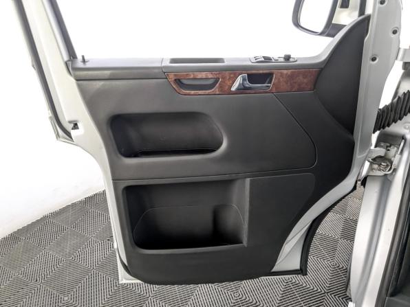 Volkswagen Multivan T5 Рестайлинг с пробегом 2010 года, цена 1 920 000 рублей, 104862 км, минивэн, Автокод Объявления