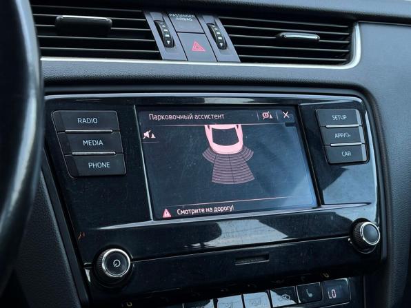 Skoda Octavia III (A7) Рестайлинг с пробегом 2018 года, цена 1 041 300 рублей, 286350 км, лифтбек, Автокод Объявления