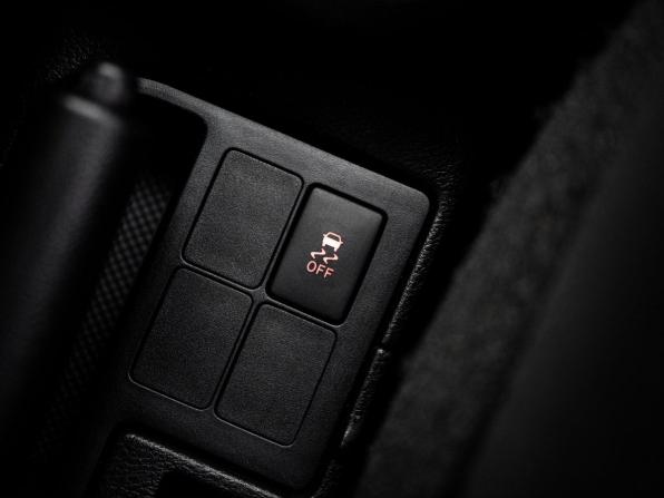 Toyota Vitz III (XP130) Рестайлинг 2 с пробегом 2017 года, цена 928 500 рублей, 84675 км, хэтчбек, Автокод Объявления
