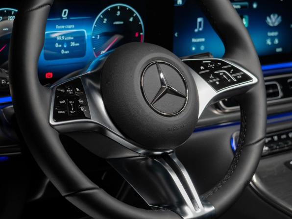 Mercedes-Benz V-Класс III (W447) Рестайлинг 2 с пробегом 2026 года, цена 14 890 000 рублей, 10 км, минивэн, Автокод Объявления