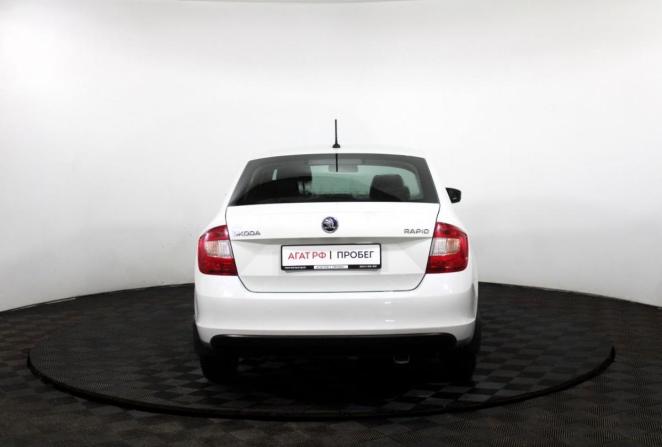 Skoda Rapid I с пробегом 2016 года, цена 900 000 рублей, 216810 км, лифтбек, Автокод Объявления