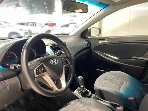 Hyundai Solaris I Рестайлинг с пробегом 2014 года, цена 600 000 рублей, 200000 км, седан, Автокод Объявления