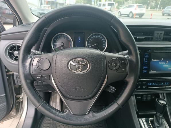 Toyota Corolla XI (E160 E170 E180) Рестайлинг 1 с пробегом 2018 года, цена 1 799 000 рублей, 129427 км, седан, Автокод Объявления