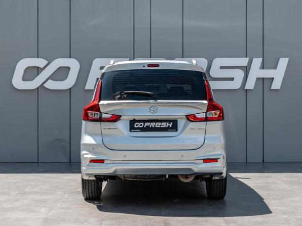 Suzuki Ertiga II с пробегом 2022 года, цена 1 930 000 рублей, 69400 км, компактвэн, Автокод Объявления
